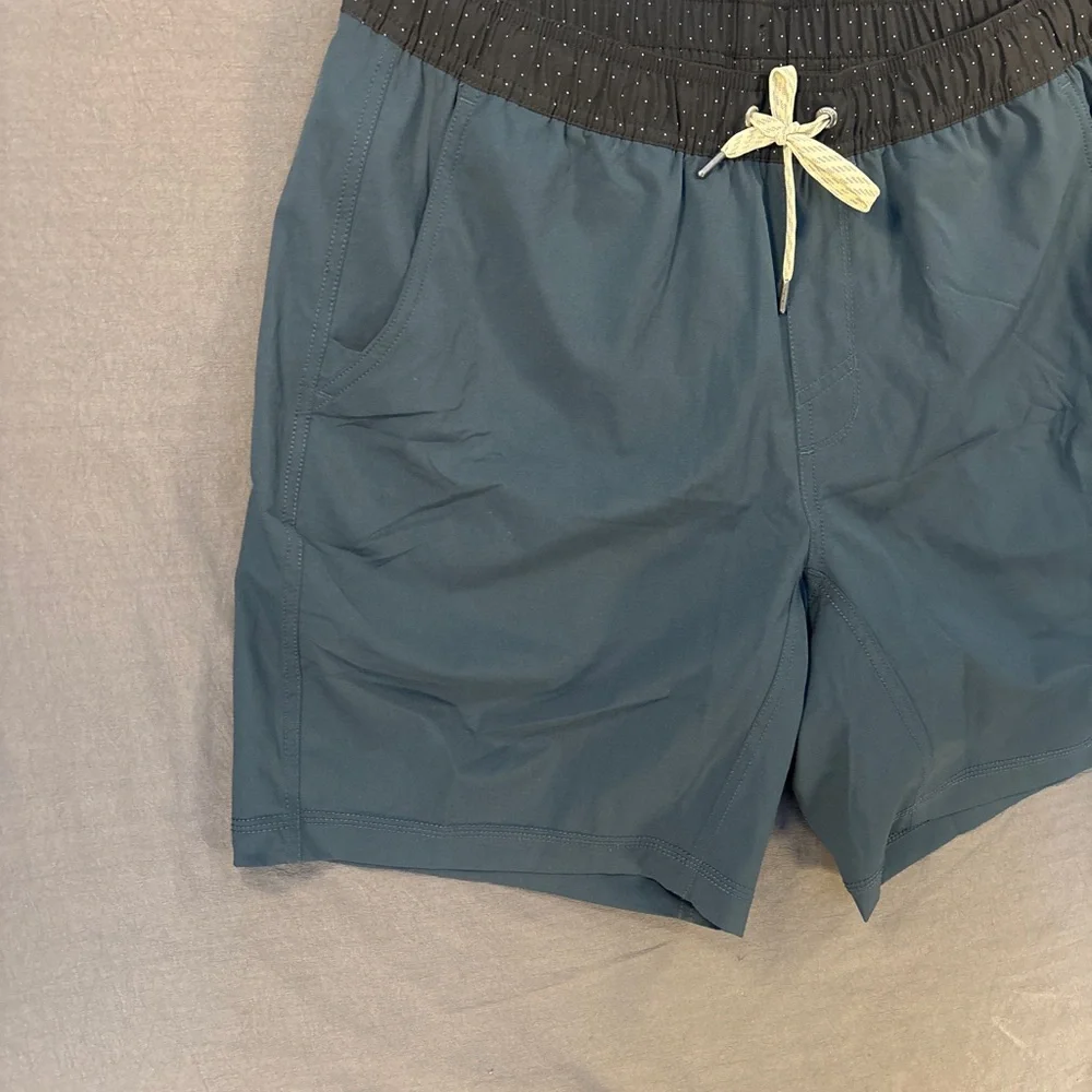 Vuori Kore Shorts Men’s Large Lined Green 7.5” Elastic Waist Pockets Stretch - Picture 2 of 9